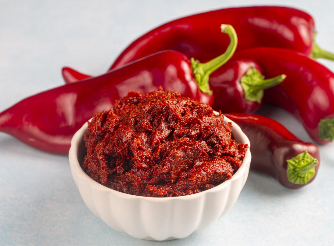 Harissa — co to jest, skąd pochodzi i jak jej używać w polskiej kuchni? 1 blog